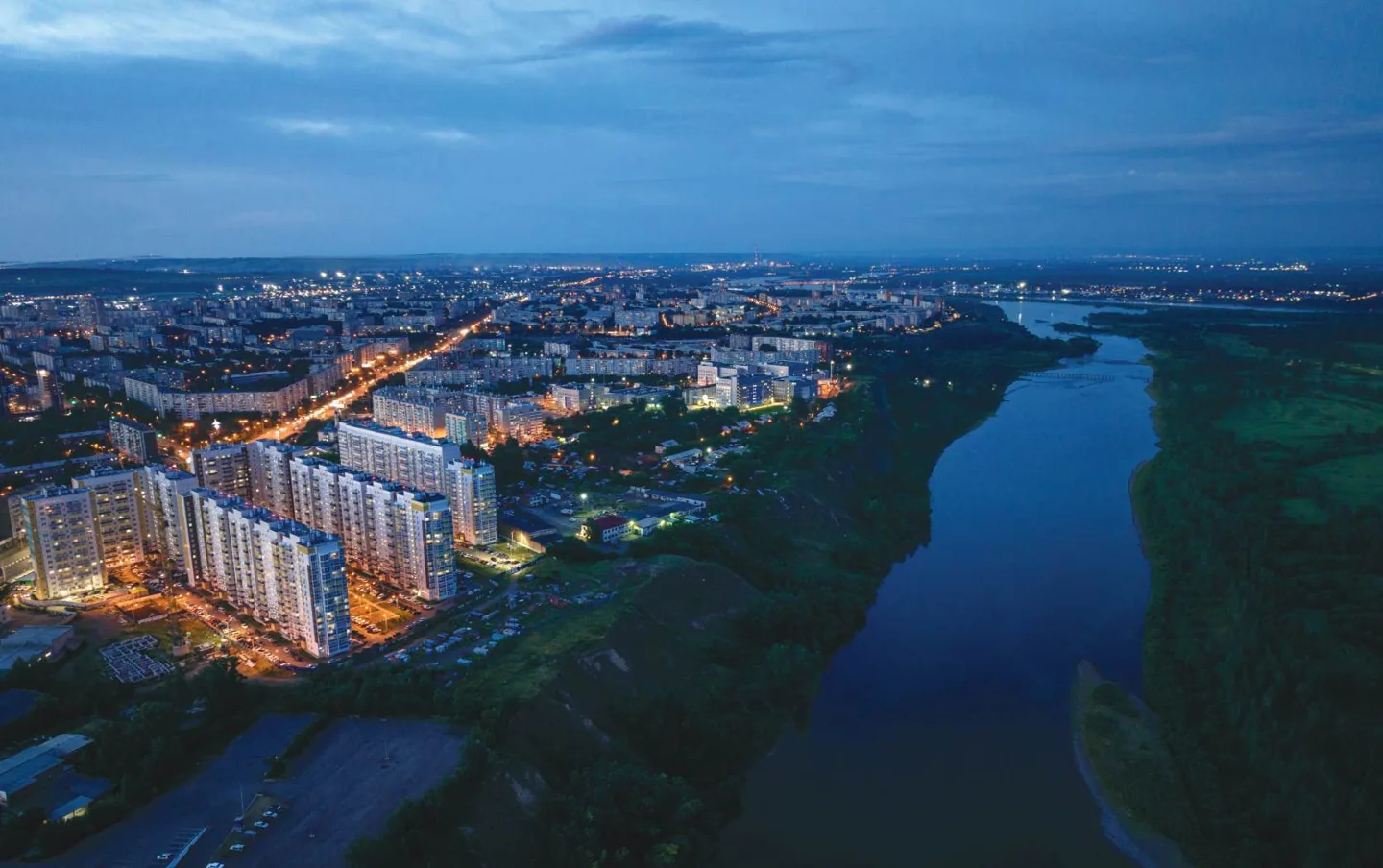 Вечерняя панорама города и Енисея